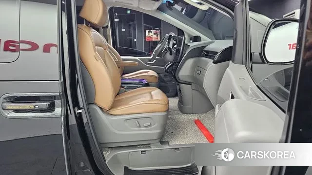 Hyundai Staria 2022 Черный из Кореи, фото 2