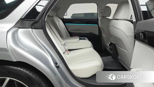 Hyundai Grandeur Hybrid (GN7) 2023 Серебряный из Кореи, фото 2