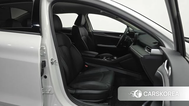 Kia K5 3rd generation 2023 Белый из Кореи, фото 2