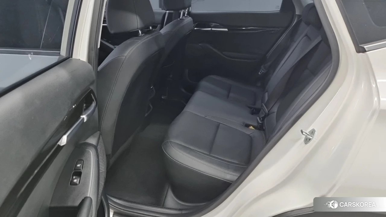 Kia Seltos 2022 Белый из Кореи, фото 2
