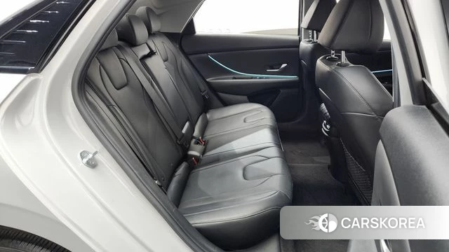 Hyundai Avante (CN7) 2021 Серебристо-серый из Кореи, фото 2