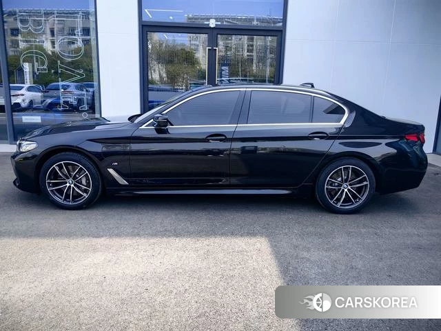 BMW 5 series PHEV 2021 Черный из Китая, фото 2
