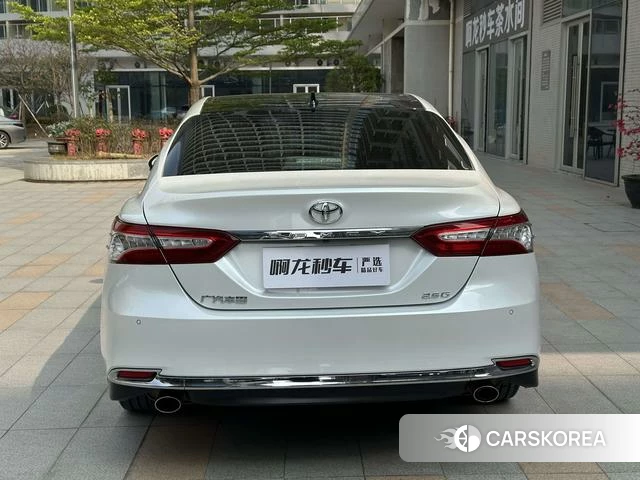 Toyota Camry 2023 Белый из Китая, фото 2