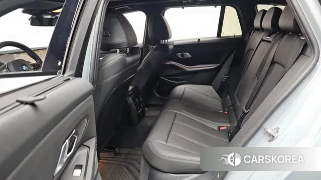 BMW 3 Series (G20) 2024 Цвет галактики из Кореи, фото 2