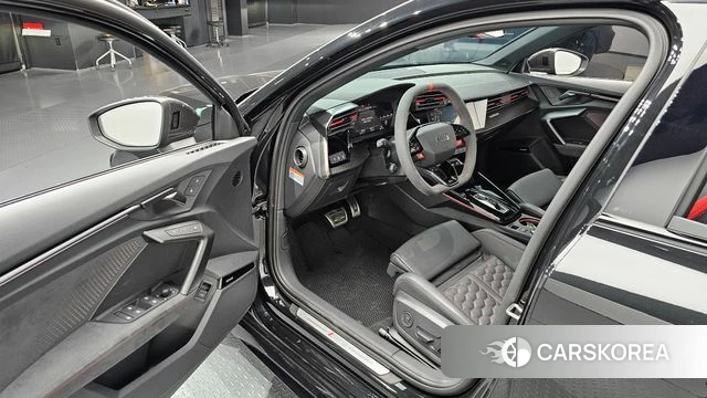 Audi RS3 (8Y) 2025 Черный из Кореи, фото 2