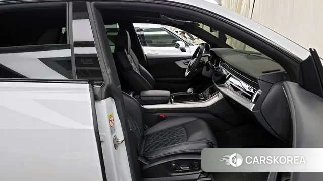 Audi Q8 (4M) 2021 Белый из Кореи, фото 2