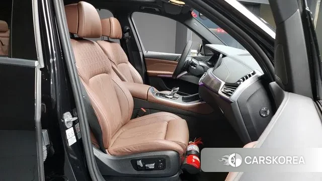 BMW X5 (G05) 2023 Черный из Кореи, фото 2