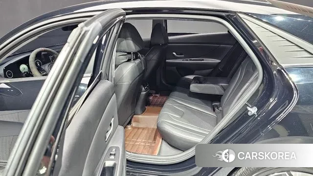 Hyundai Avante (CN7) 2021 Черный из Кореи, фото 2