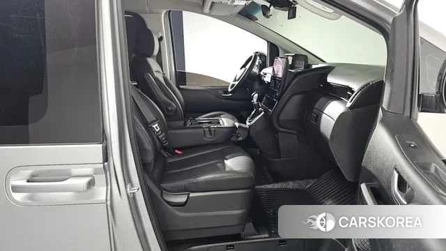 Hyundai Staria 2025 Серебряный из Кореи, фото 2