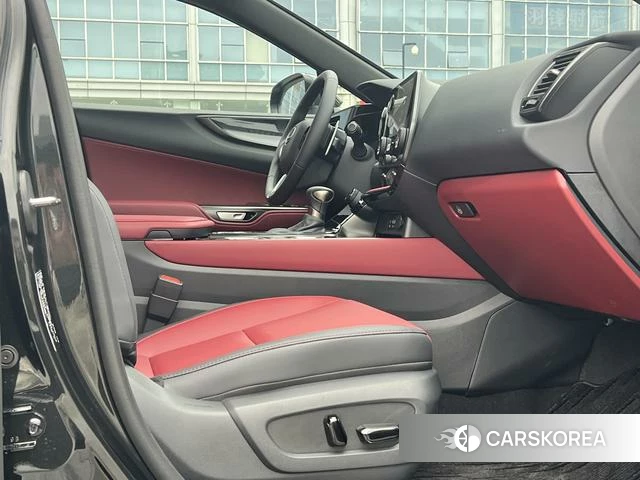 Lexus NX 2026 Черный из Китая, фото 2