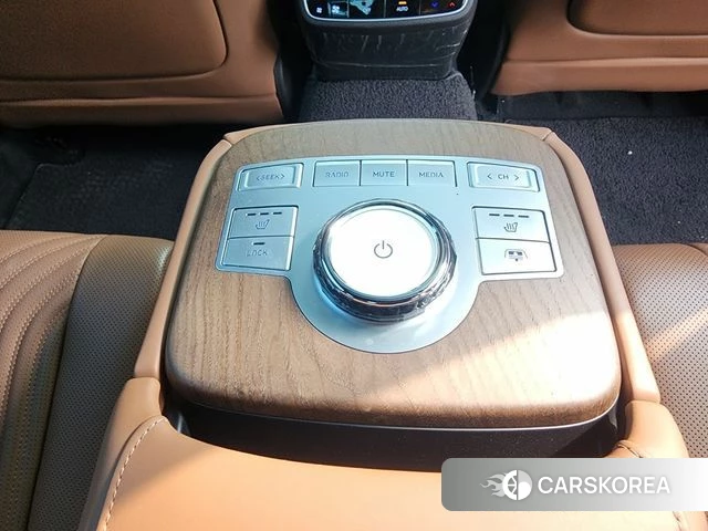 Genesis G80 (RG3) 2023 Серебристо-серый из Кореи, фото 2