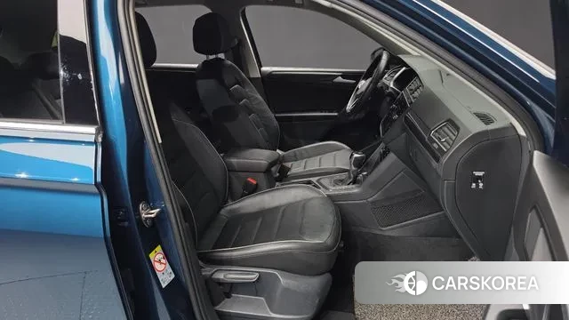 Volkswagen Tiguan second Generation 2021 Синий из Кореи, фото 2