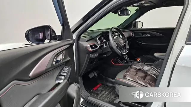 Chevrolet (GM Daewoo) Trailblazer 2023 Белый двухцветный из Кореи, фото 2