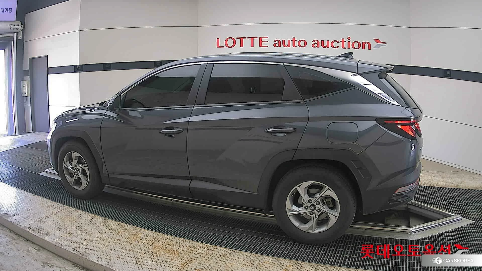 Hyundai Tucson 2022 Titanium Grey Metallic из Кореи, фото 2