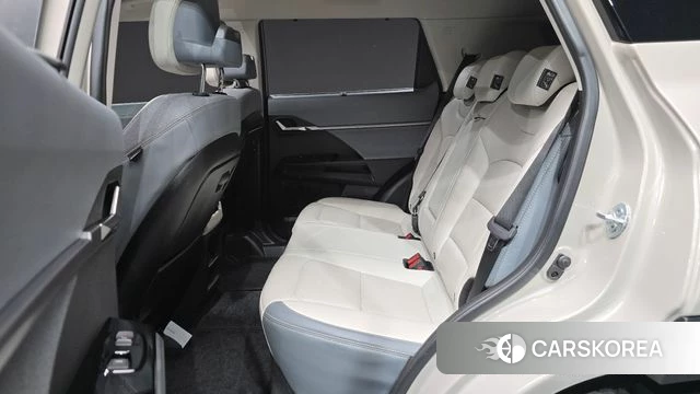 Ssangyong Torres EVX 2023 Жемчужный цвет из Кореи, фото 2