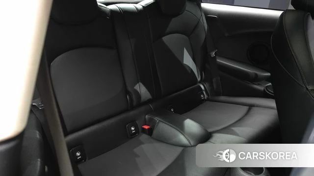 Mini Cooper D 2018 Жемчужный цвет из Кореи, фото 2