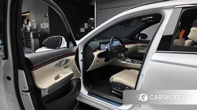 Genesis GV70 2024 Белый из Кореи, фото 2