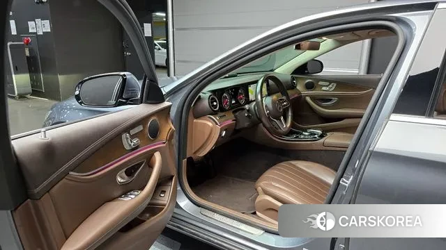Mercedes-Benz E-Class W213 2019 Серый из Кореи, фото 2