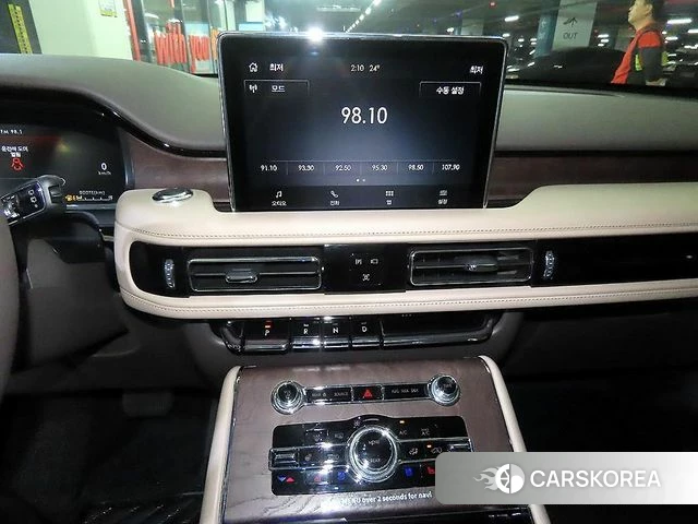 Lincoln Aviator 2nd generation 2023 Белый из Кореи, фото 2