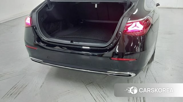 Mercedes-Benz E-Class W214 2024 Черный из Кореи, фото 2