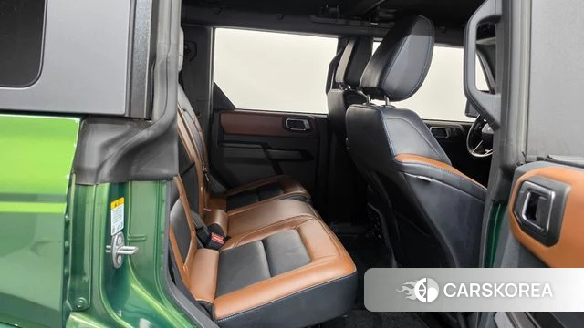 Ford Bronco 6th Generation 2024 Зеленый из Кореи, фото 2