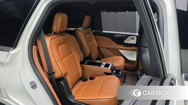Lincoln Aviator 2nd generation 2023 Белый из Кореи, фото 2