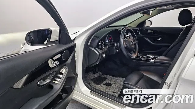 Mercedes-Benz C-Class W205 2018 Белый из Кореи, фото 2