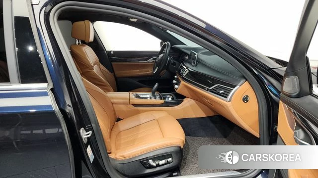 BMW 7 Series (G11) 2018 Черный из Кореи, фото 2