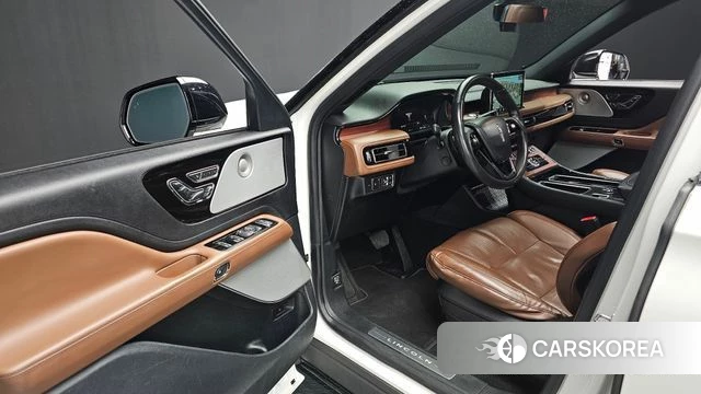 Lincoln Aviator 2nd generation 2021 Белый из Кореи, фото 2