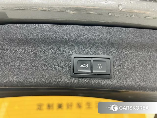 Audi A6 (import) 2023 Темно-серый из Китая, фото 2