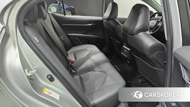 Toyota Camry (XV70) 2018 Серебряный из Кореи, фото 2