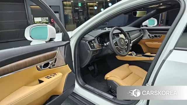 Volvo V90 Cross-Country 2023 Белый из Кореи, фото 2