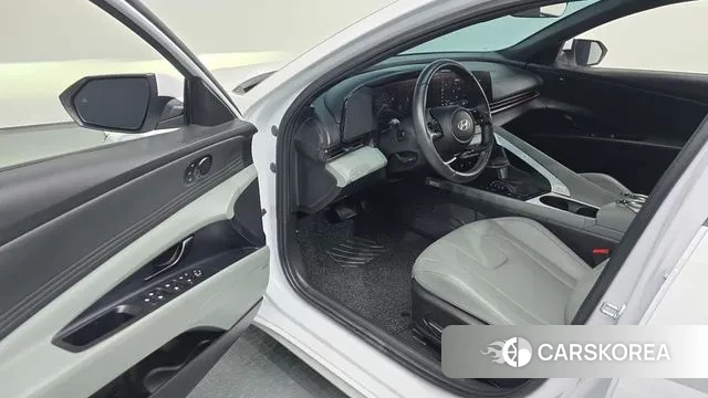 Hyundai The New Avante (CN7) 2024 Белый из Кореи, фото 2