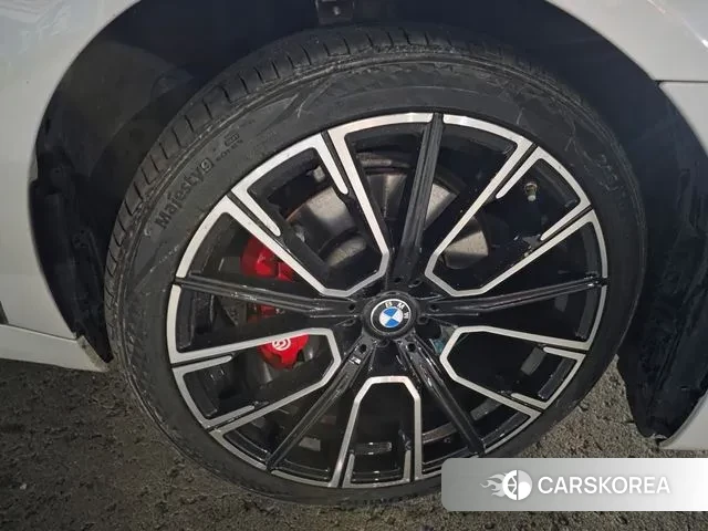 BMW 7 Series (G11) 2018 Жемчужный цвет из Кореи, фото 2