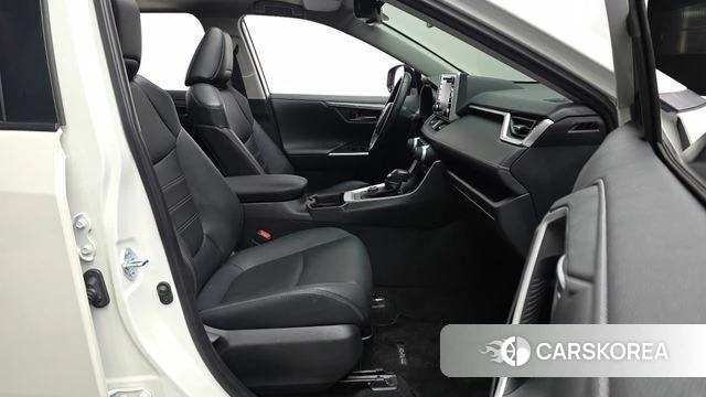 Toyota RAV4 5th Generation 2021 Белый из Кореи, фото 2