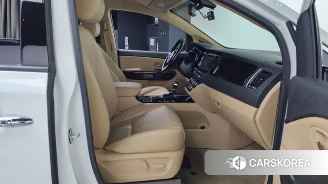 Kia The New Carnival 2018 Белый из Кореи, фото 2