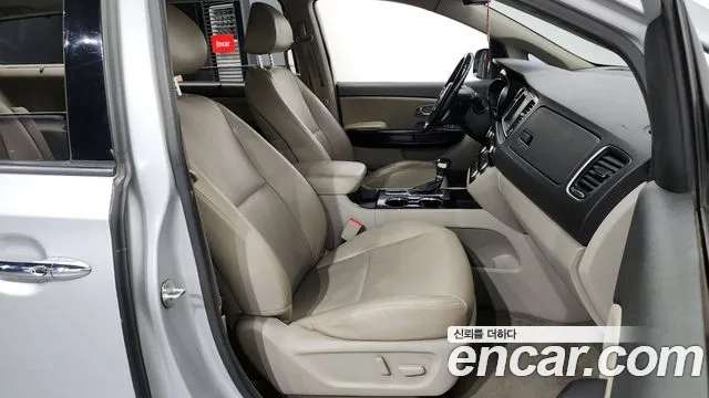 Kia The New Carnival 2018 Серебряный из Кореи, фото 2