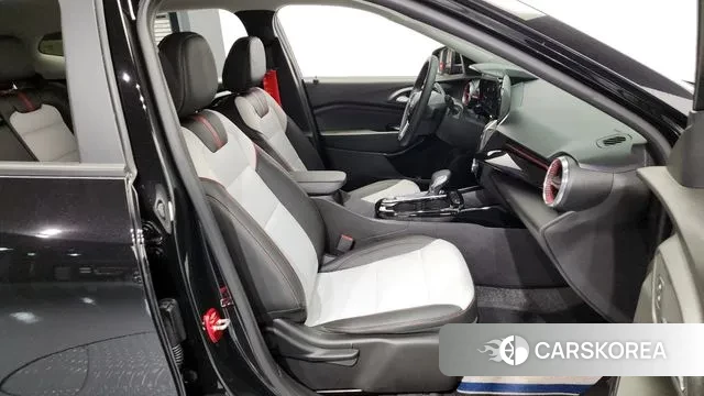 Chevrolet (GM Daewoo) Trax Crossover 2024 Черный из Кореи, фото 2