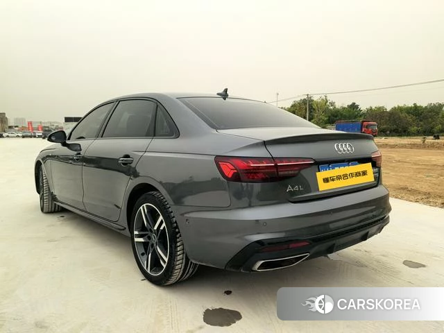 Audi A4L 2022 Темно-серый из Китая, фото 2