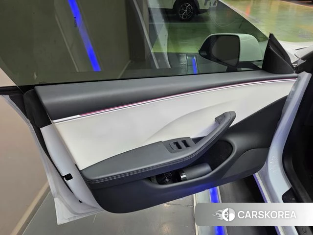 Tesla Model 3 2024 Белый из Кореи, фото 2