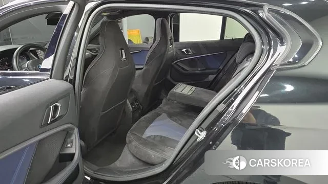 BMW 1 Series (F40) 2020 Черный из Кореи, фото 2