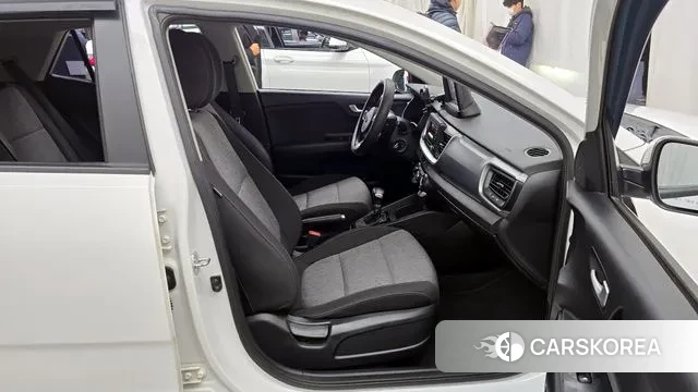 Kia Stonic 2018 Белый из Кореи, фото 2