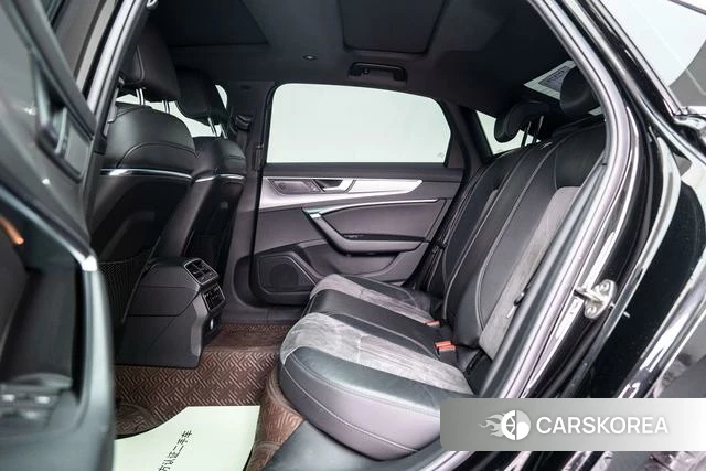 Audi A6L 2022 Черный из Китая, фото 2