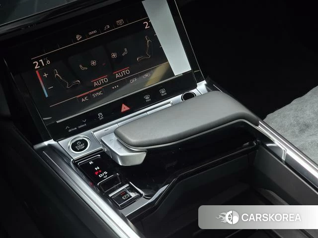 Audi e-tron 2026 Синий из Китая, фото 2