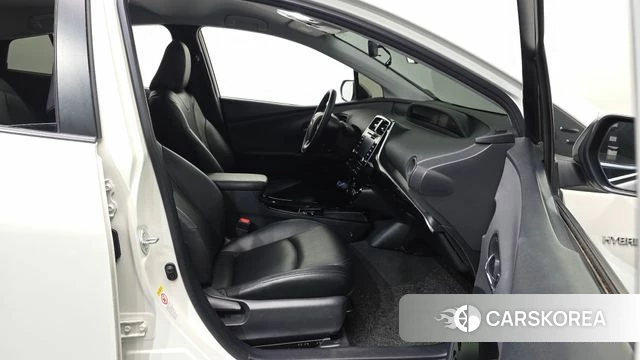 Toyota Prius 4th Generation 2019 Белый из Кореи, фото 2