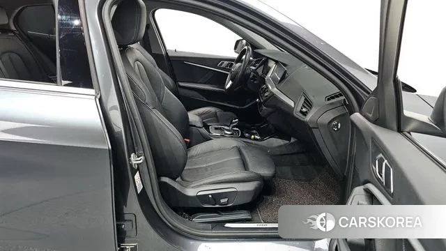 BMW 1 Series (F40) 2022 Серый из Кореи, фото 2