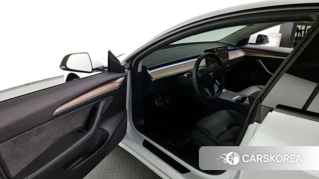 Tesla Model 3 2022 Белый из Кореи, фото 2