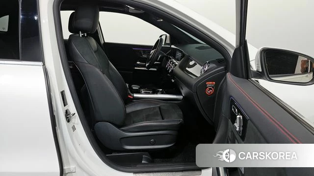 Mercedes-Benz GLA - Class H247 2020 Белый из Кореи, фото 2