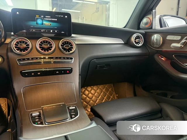Mercedes-Benz GLC 2021 Белый из Китая, фото 2