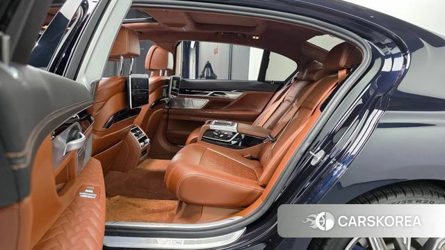 BMW 7 Series (G11) 2020 Черный из Кореи, фото 2